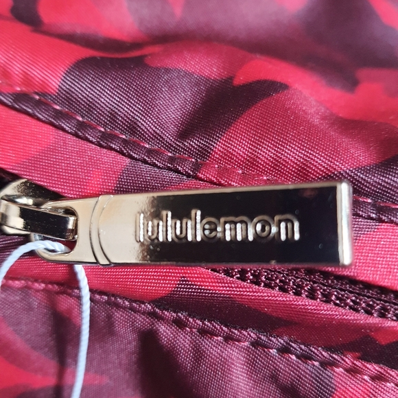 Lululemon- Feeling Ready Camo New Year Pouch NWT - Picture 7 of 8